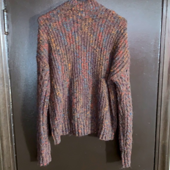 🌹 KNOX ROSE SWEATER 🌹 - Picture 2 of 5